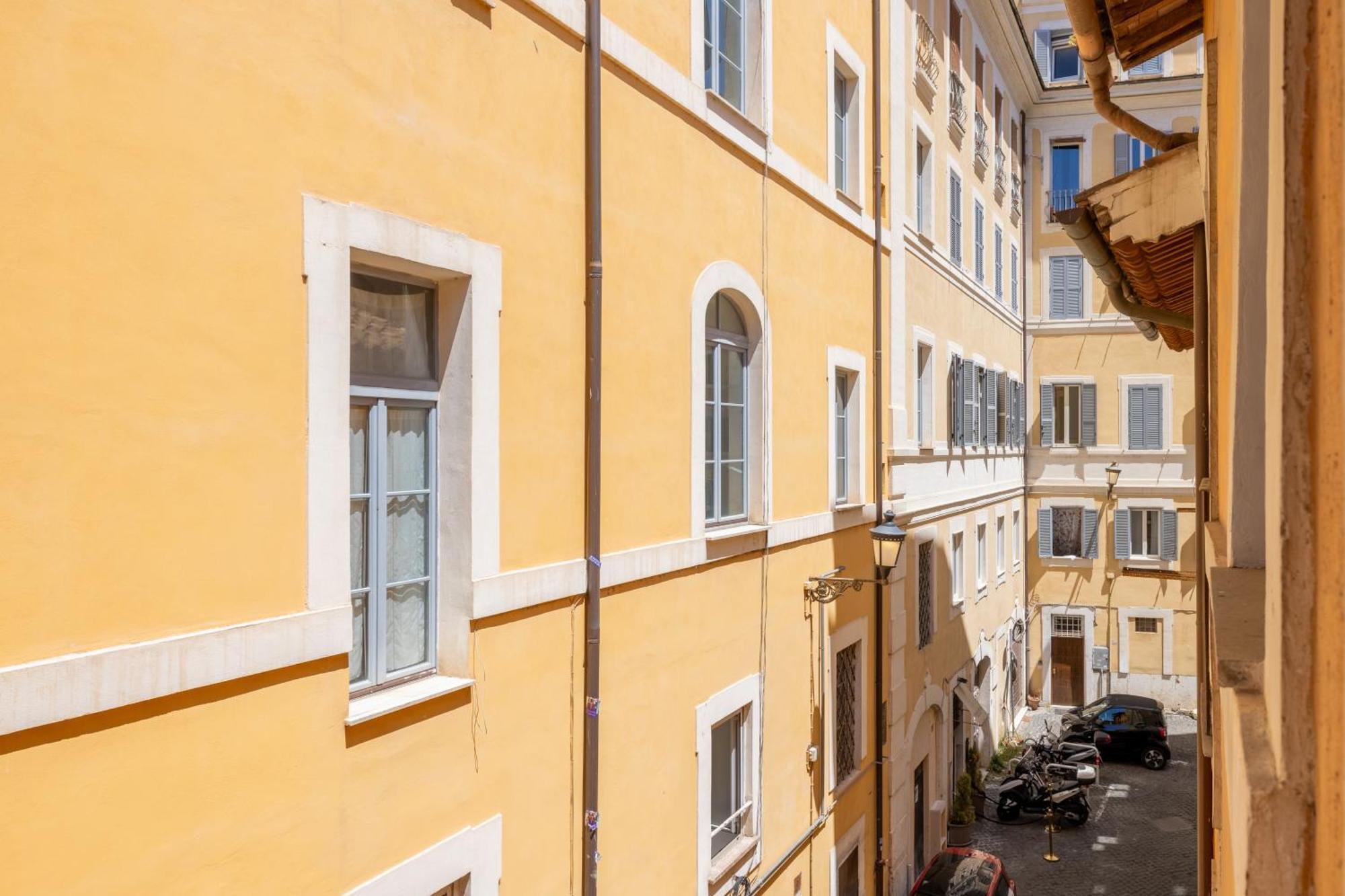 Suite Trevi - Charming Loft Near Trevi Fountain Rom Exteriör bild